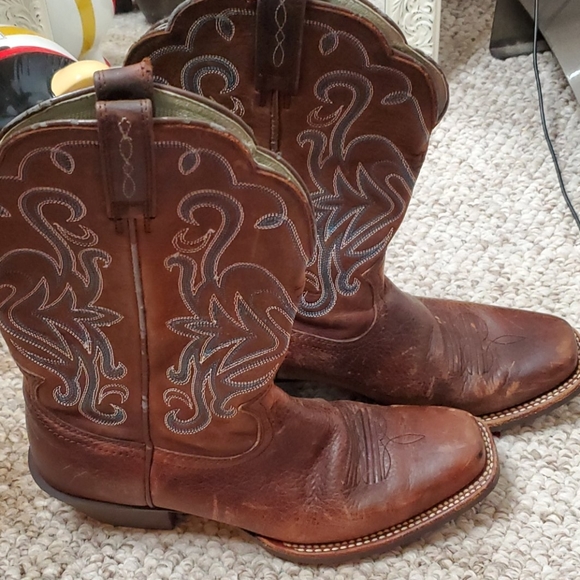 Ariat Shoes - Ariat square toe Coyboy boots 7.5